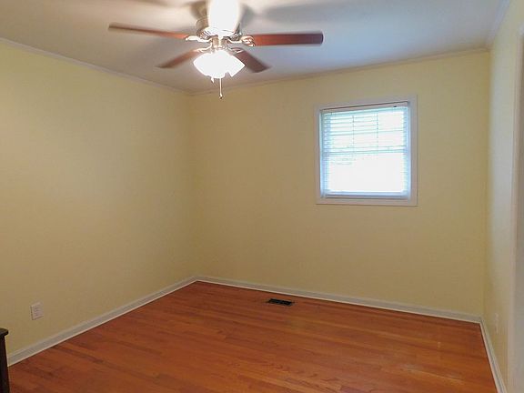 5th image of 115 Wildwood Cir