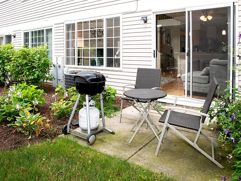 141 Concord Ln — Photo 20