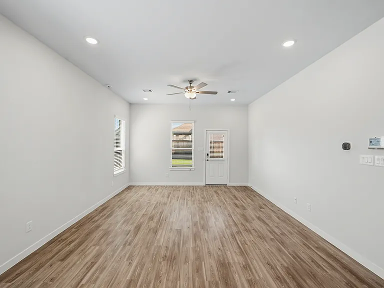 21106 Armstrong County Dr — Photo 13