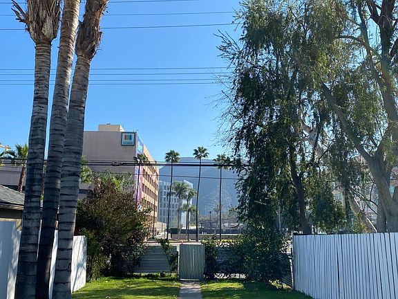 5th image of 3209 W Alameda Ave