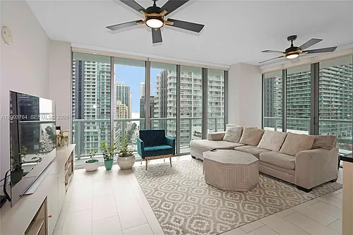 79 SW 12th St #2106 Photo 1