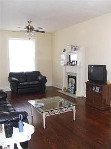 4th image of 4259 Iowa Ave