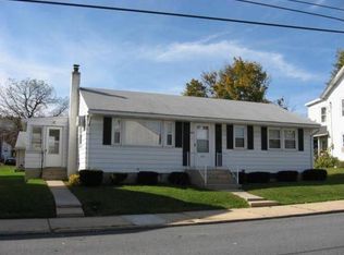 820 4th St, Whitehall, PA 18052