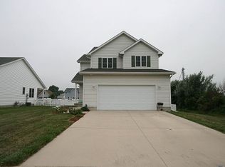 513 N Pine St, Maroa, IL 61756