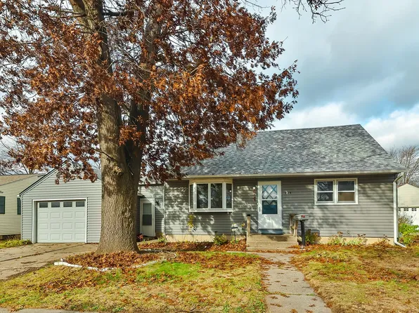 224 Renrose Ave, Loves Park, IL 61111