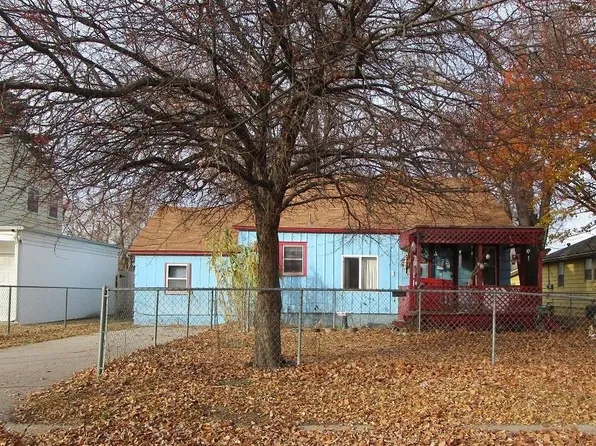 706 E 10th Ave, Hutchinson, KS 67501