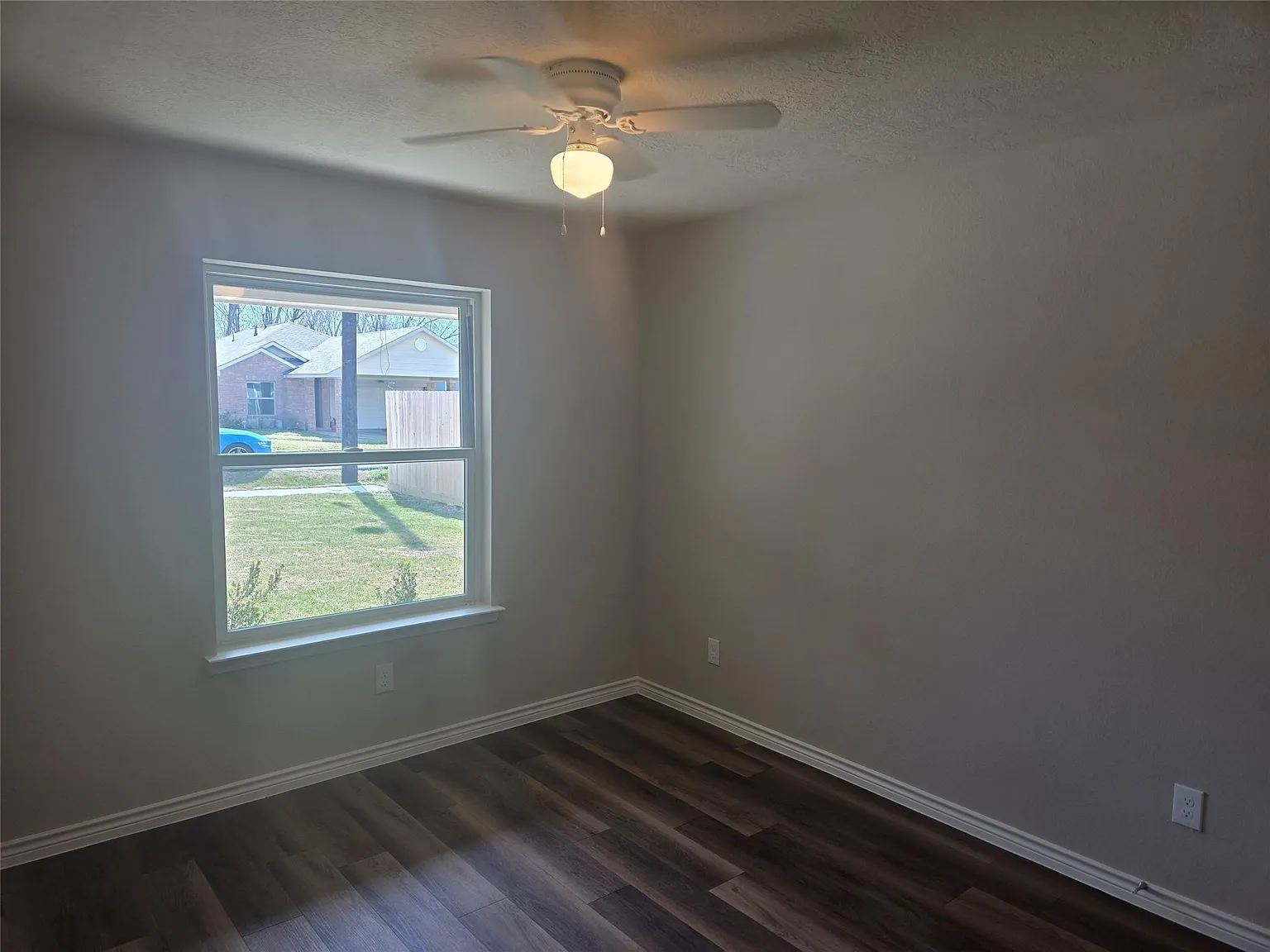3 bed, 2.0 bath, 1623 sqft, $1,750 — Photo 2