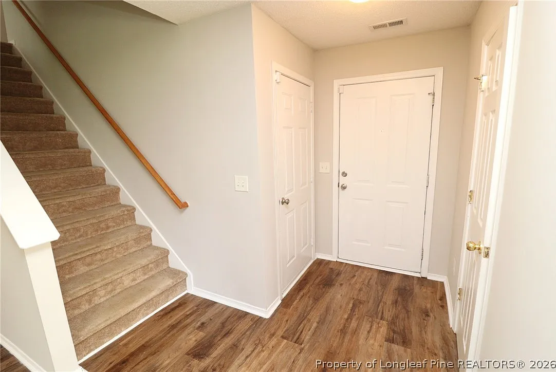 4 bed, 2.5 bath, 2542 sqft, $2,250 — Photo 2