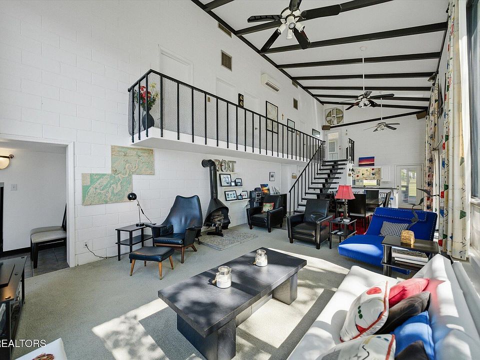 13th image of 235 Phillips Dr