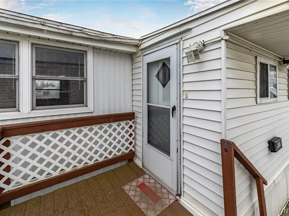 48 Van Wyck St, Buffalo, NY 14219