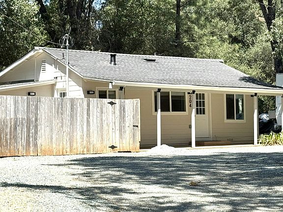 2nd image of 204 Lambert Ln