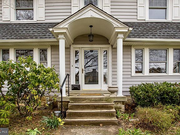 4th image of 635 Turner Ave
