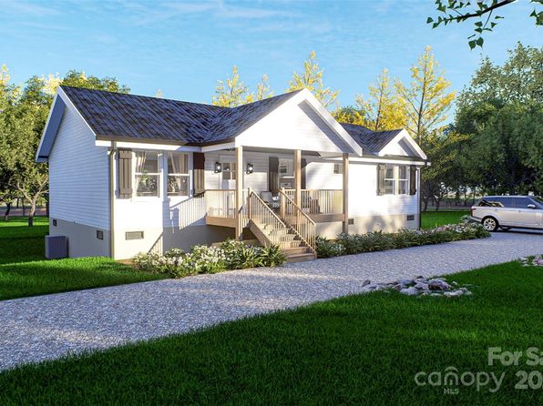 16 Meadows Town Rd, Leicester, NC 28748