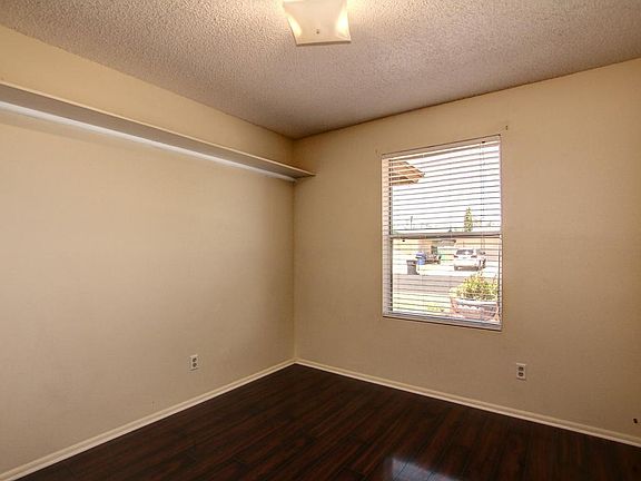 5th image of 2113 E Dolphin Ave