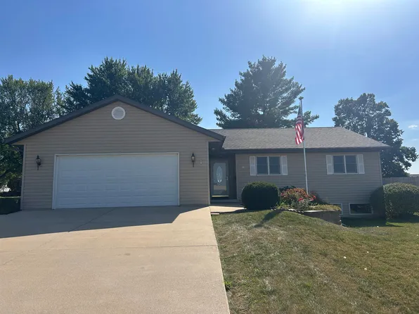 215 Meadow Dr, Orangeville, IL 61060