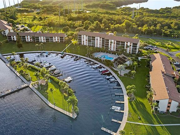 2nd image of 16000 Bay Pointe Blvd #304