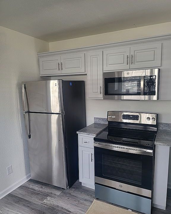 1st image of 901 Denny Ave