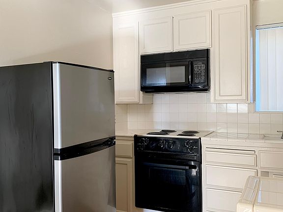 3rd image of 2095 Lincoln Ave #32