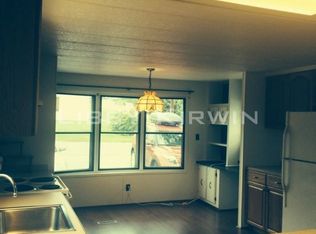 127 Wolcott Ave, Middletown, RI 02842