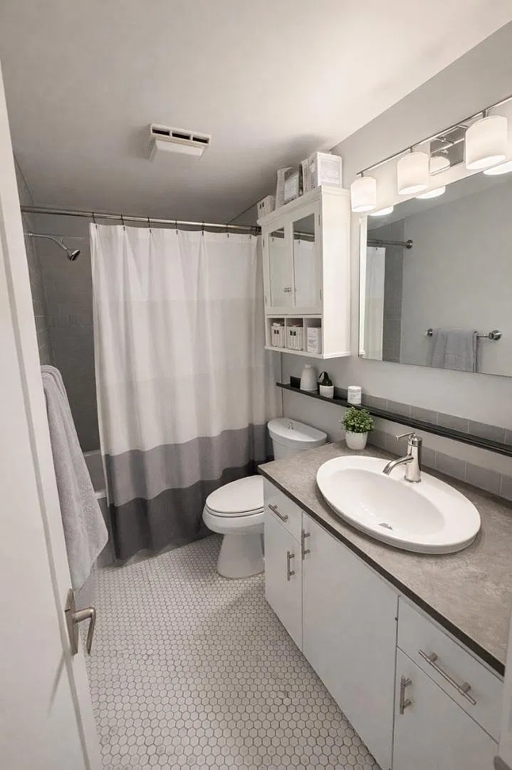 713 S Black Ave - 713 S Black #3 — Photo 3