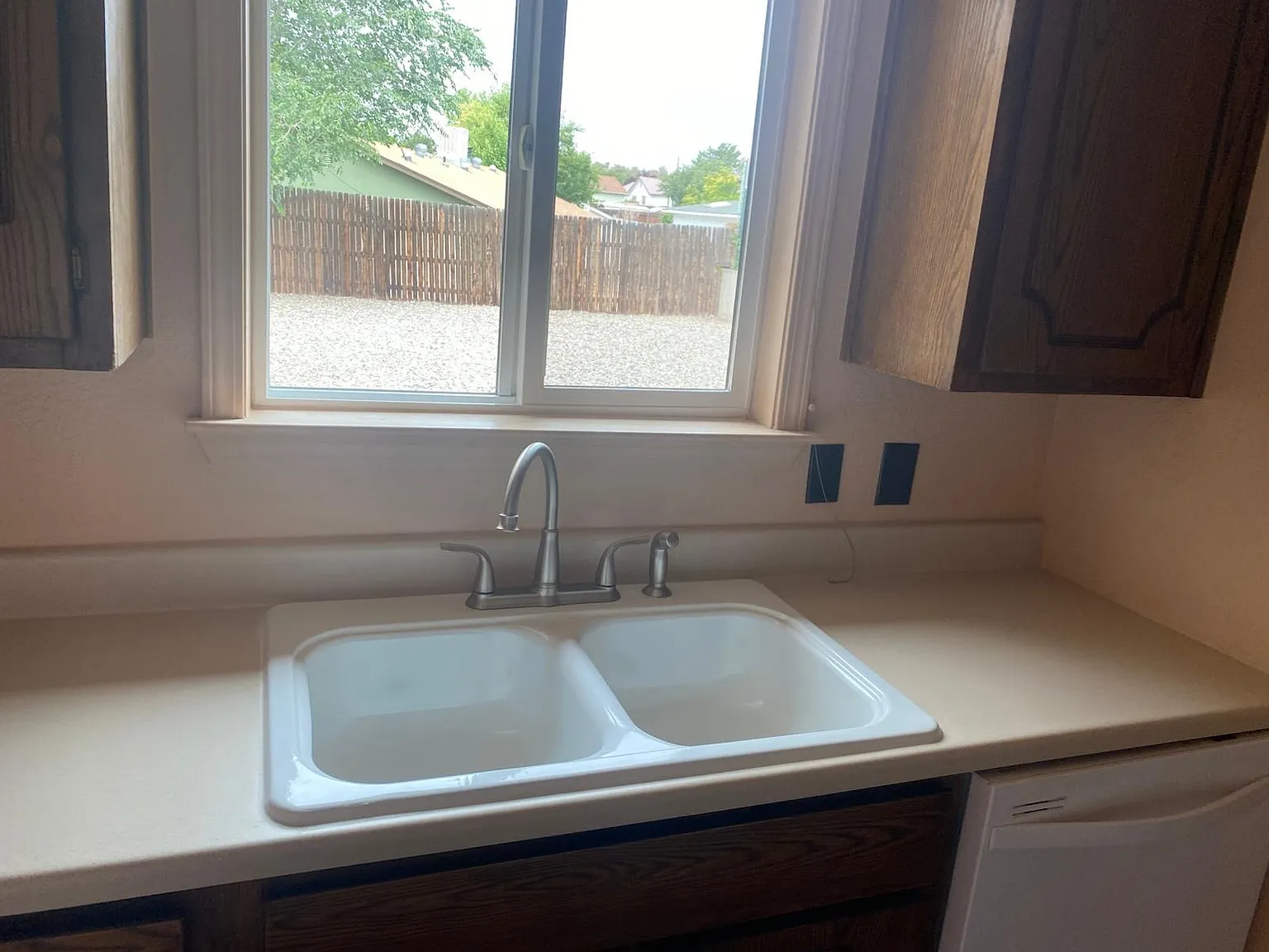 3 bed, 2.5 bath, 1320 sqft, $2,050 — Photo 4
