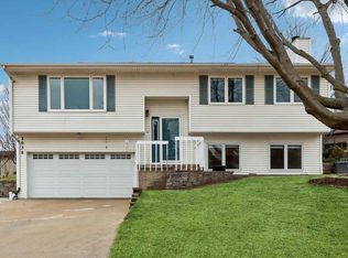 2036 N Ridge Dr, Coralville, IA 52241