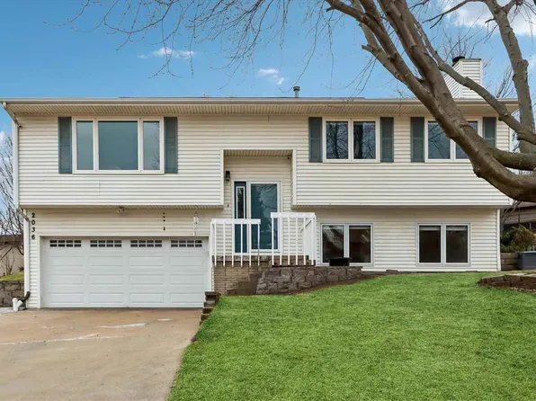 2036 N Ridge Dr, Coralville, IA 52241