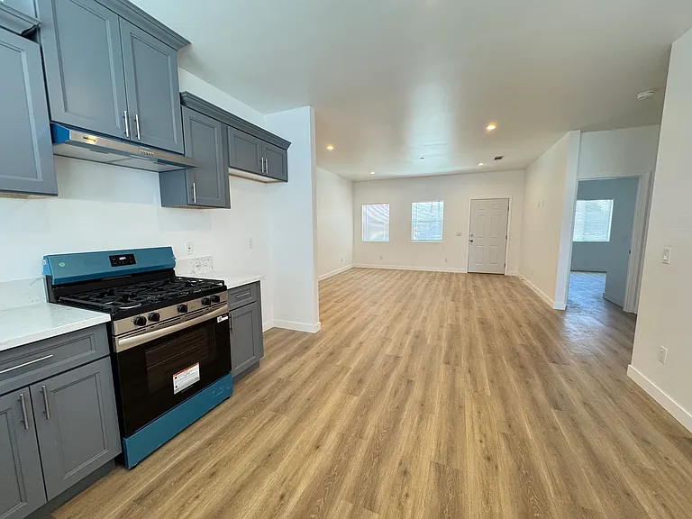 2822 Wall Ave — Photo 5