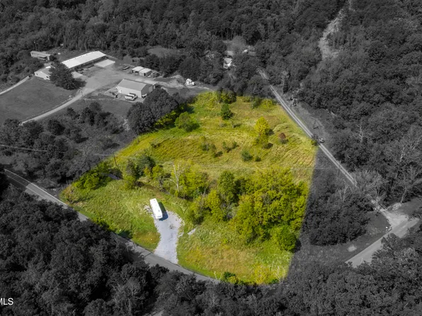 371 S Austin Springs Rd, Johnson City, TN 37601