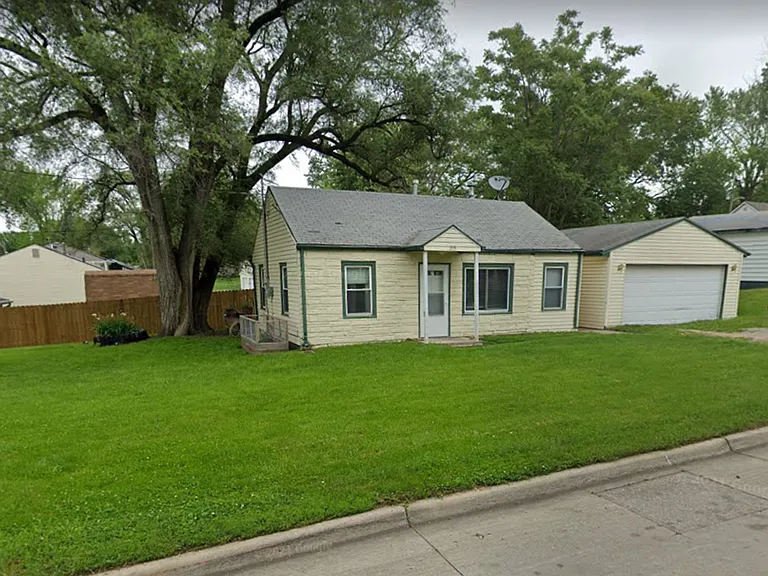215 Leland Ave — Photo 16