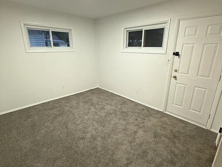 6564 N Waverly St — Photo 7