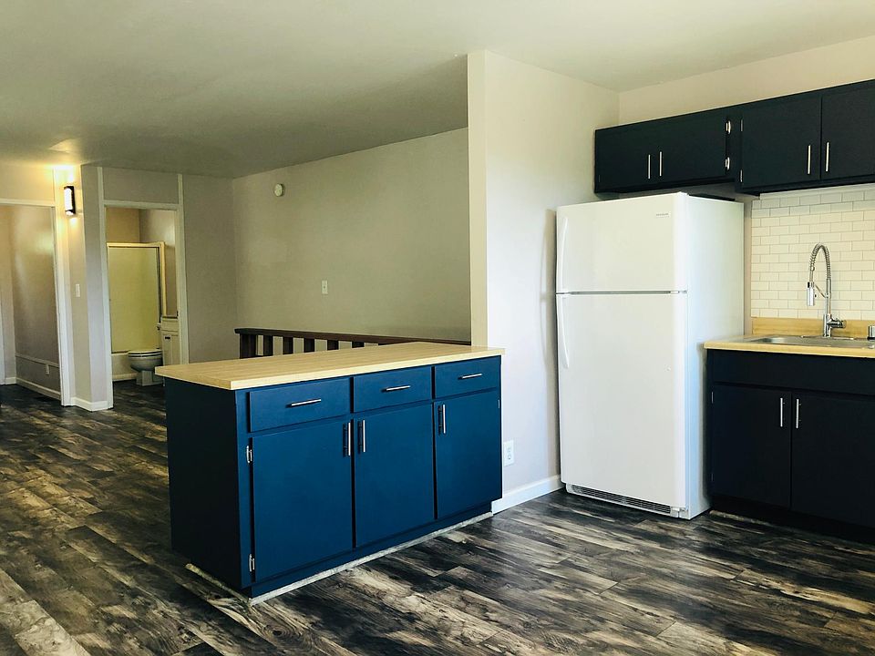 Kitchen and Breakfast Nook