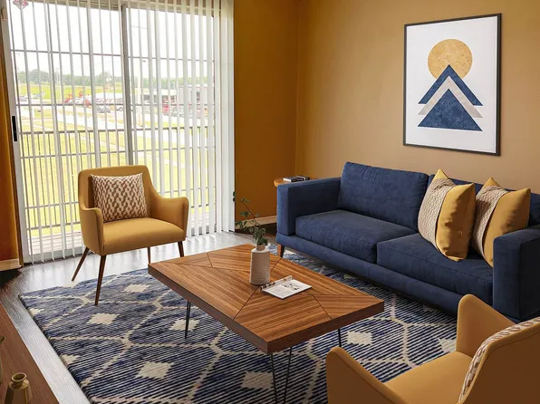 Village Square of Searcy