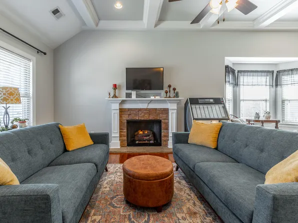 14 Sunset Cove Dr, Rossville, GA 30741