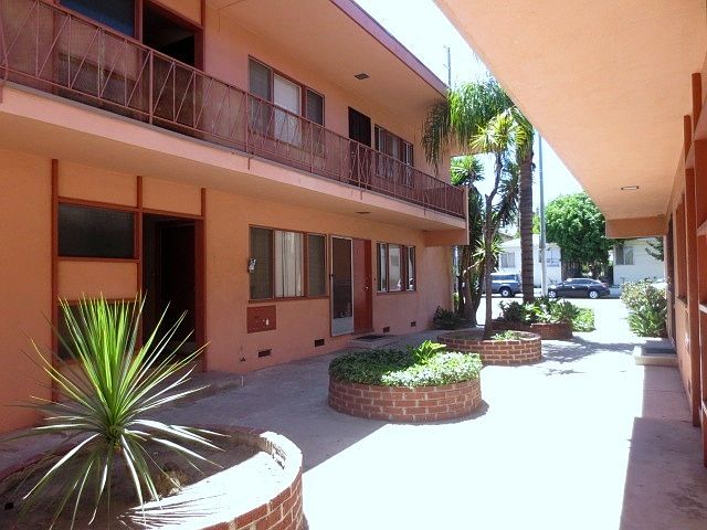 1st image of 1742 S Robertson Blvd APT 6