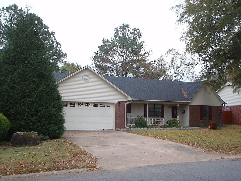 1st image of 2311 Charlestowne Dr