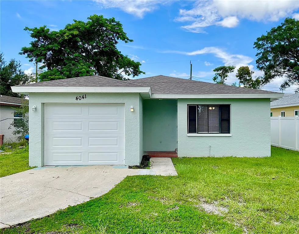 3 bed, 1.5 bath, 1366 sqft, $2,700 — Photo 1