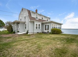 15 Sauga Ave, North Kingstown, RI 02852