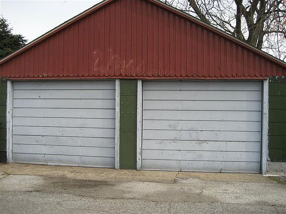 3rd image of 4936 Olcott Ave