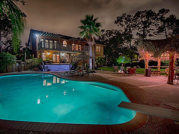 3rd image of 3511 W Country Club Dr