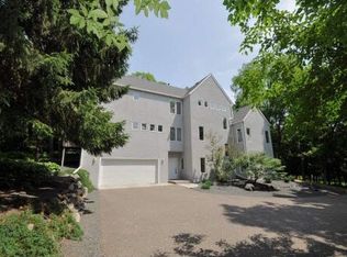 5013 Williston Rd, Minnetonka, MN 55345