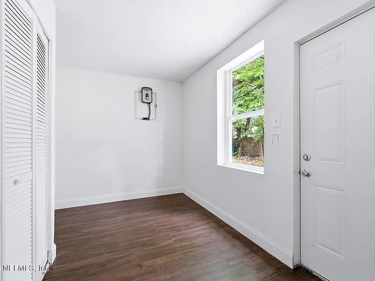 1715 Brackland St — Photo 12