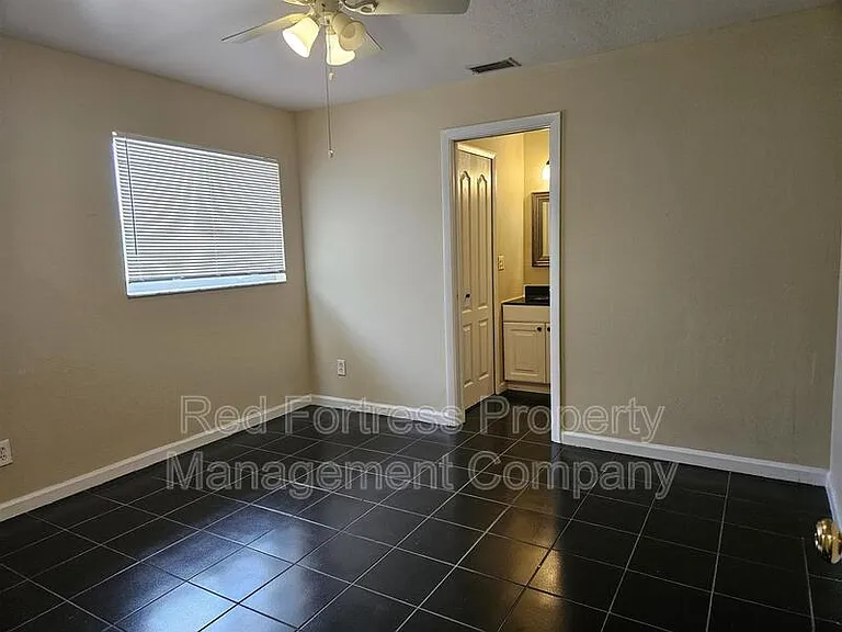 4114 Skyline Blvd #B — Photo 11
