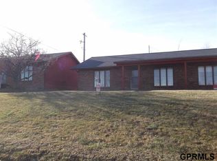 302 S 14th St APT D, Tekamah, NE 68061