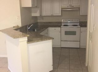 300 Crestwood Cir, Royal Palm Beach, FL 33411