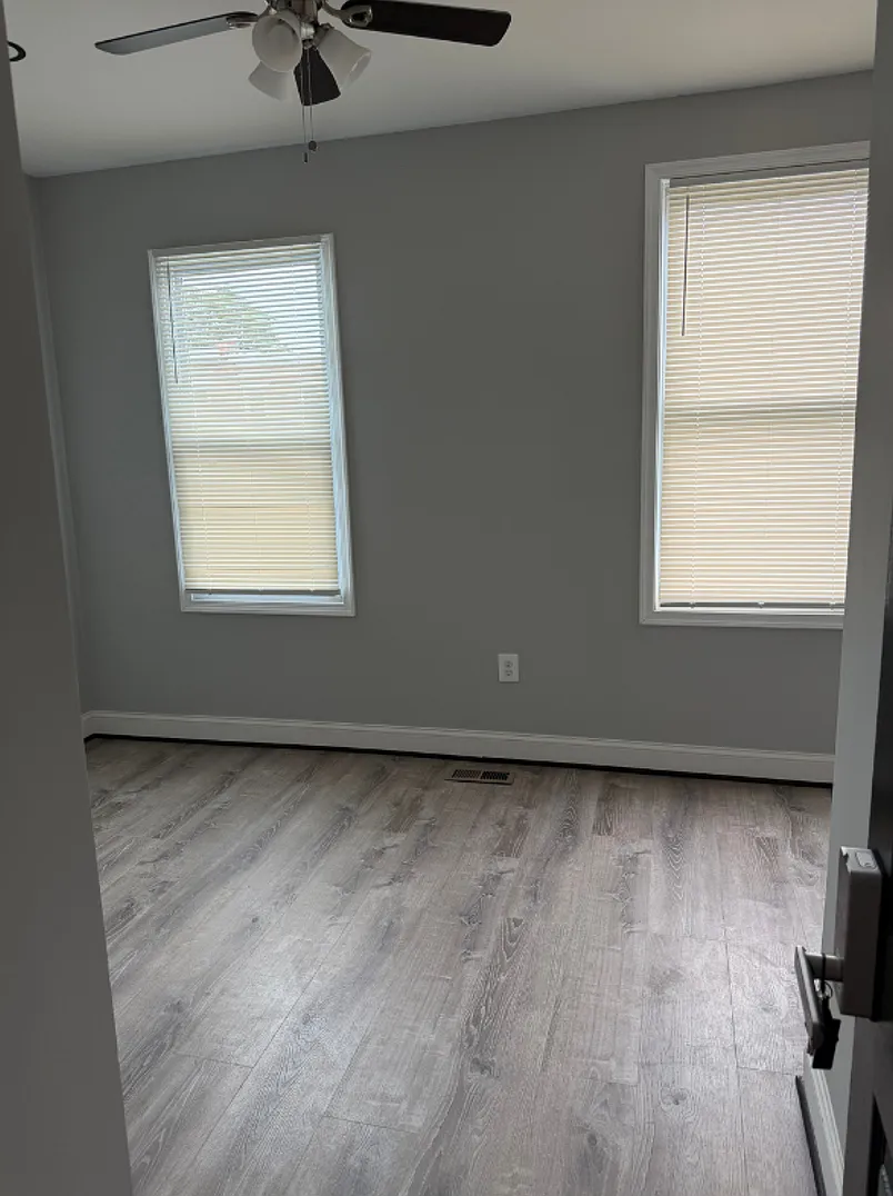 1106 N Lakewood — Photo 2