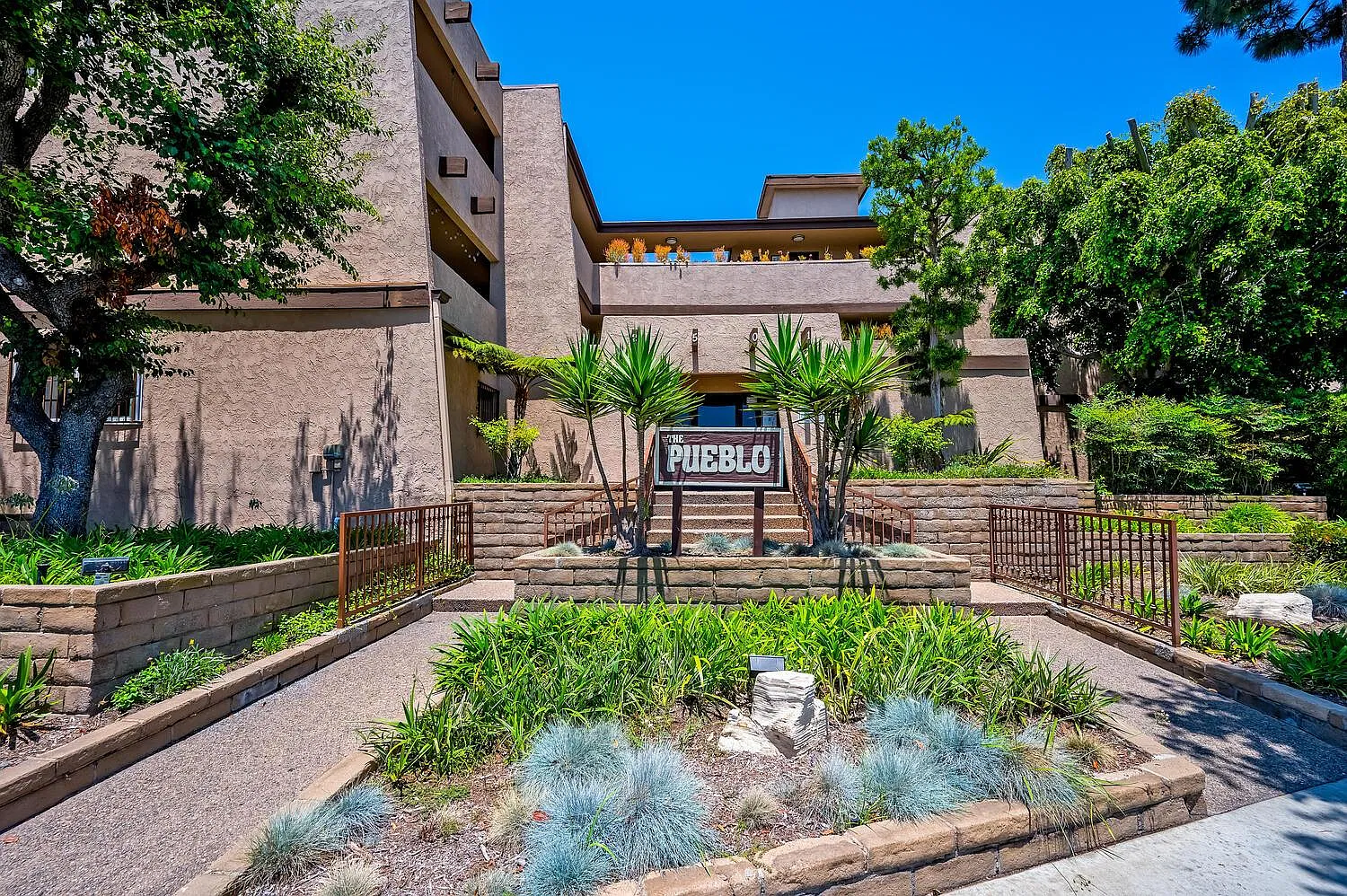 1 bed, 646 sqft, $1,950 — Photo 2