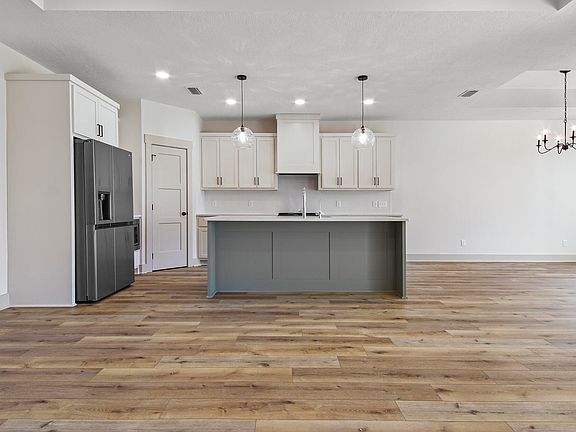 3rd image of 3787 Basal St