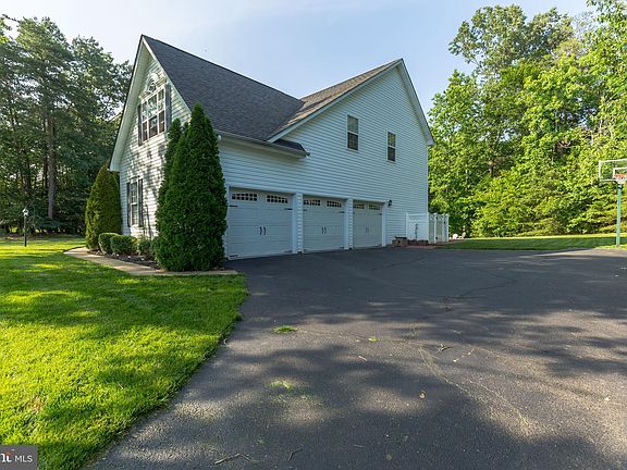 3rd image of 11311 Shannon Ct