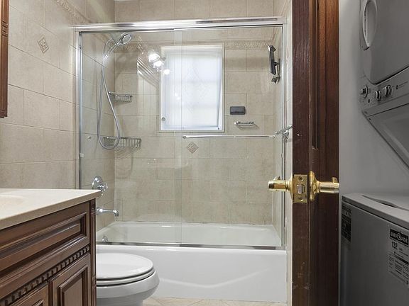 5th image of 8417 11th Ave #B